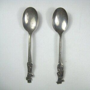 Yogi Bear Huckleberry Hound Spoons Kelloggs Spoons Set 2 Old Company Plate USA